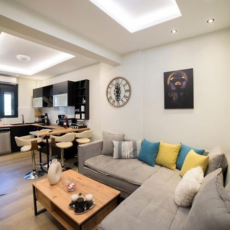 Luxurious Apartment In The Heart Of Town ! Loutráki Zewnętrze zdjęcie