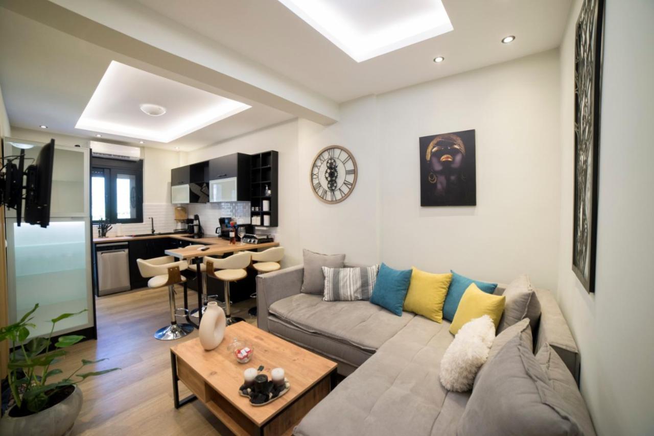 Luxurious Apartment In The Heart Of Town ! Loutráki Zewnętrze zdjęcie