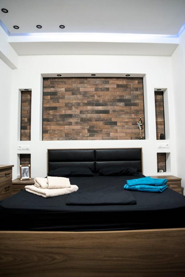 Luxurious Apartment In The Heart Of Town ! Loutráki Zewnętrze zdjęcie